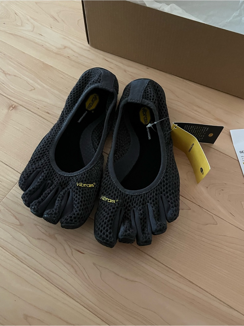 Vibram FiveFingers Women’s Charcoal/Black VI-B ECO (runs small size down!)